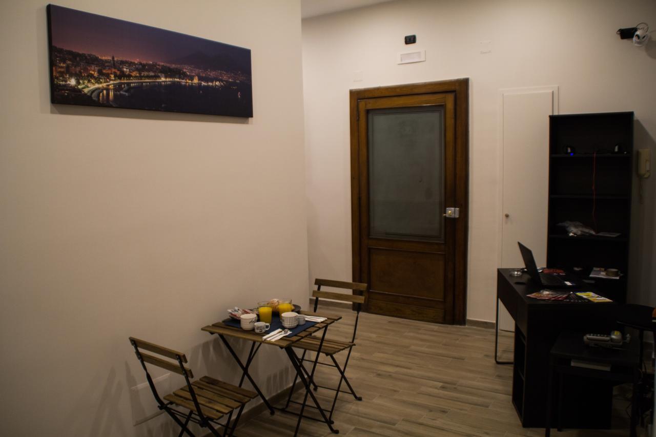 Interno 10 Cavour Bed & Breakfast Napoli
